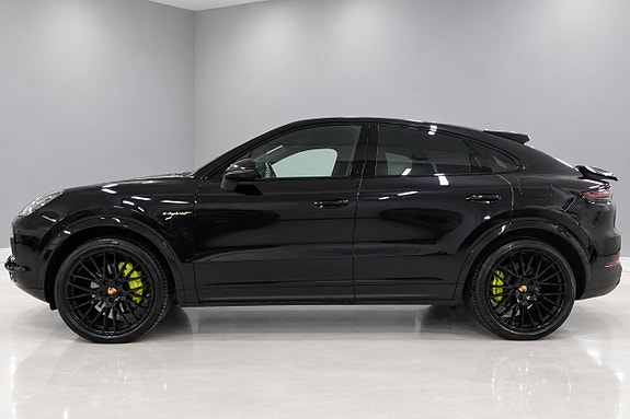 Porsche Cayenne 3 of 27