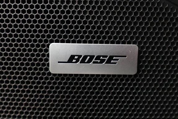 Porsche Cayenne 21 of 27