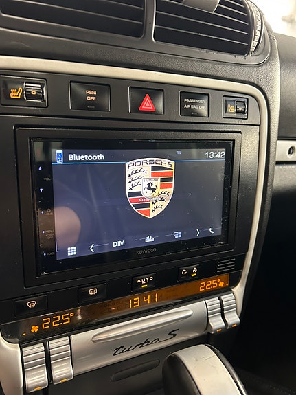 Porsche Cayenne Turbo S 10 of 17