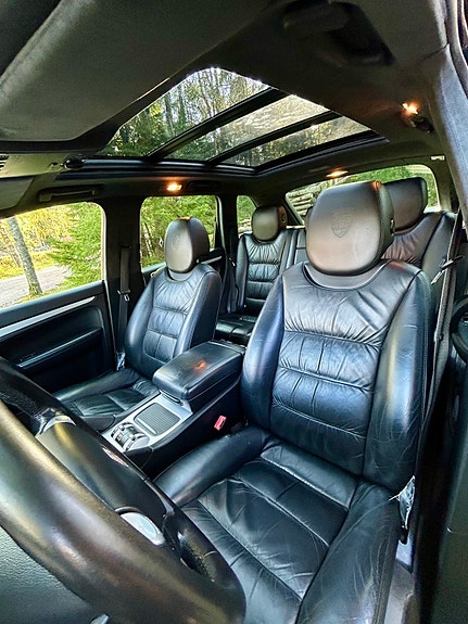 Porsche Cayenne Turbo S 11 of 17