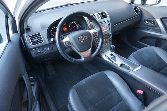 Toyota Avensis 18 of 27