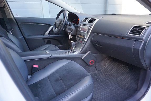 Toyota Avensis 14 of 27