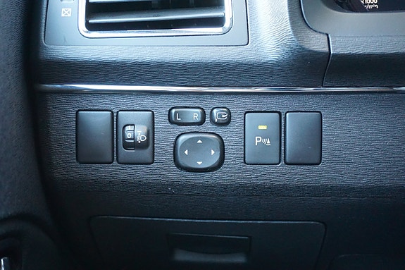 Toyota Avensis 20 of 27