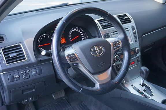 Toyota Avensis 17 of 27