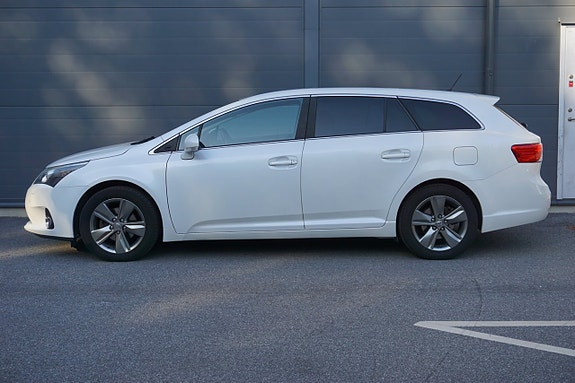 Toyota Avensis 8 of 27