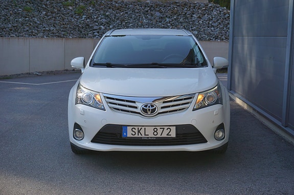 Toyota Avensis 3 of 27
