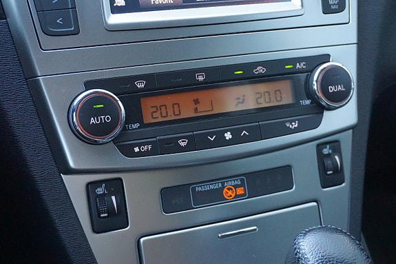 Toyota Avensis 22 of 27