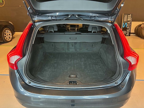 Volvo V60 16 of 16
