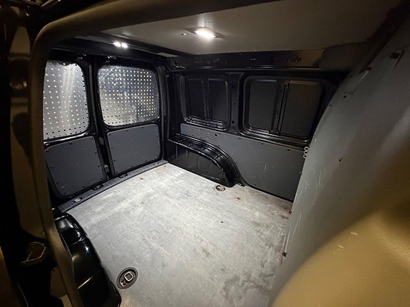 Volkswagen Caddy 24 of 27