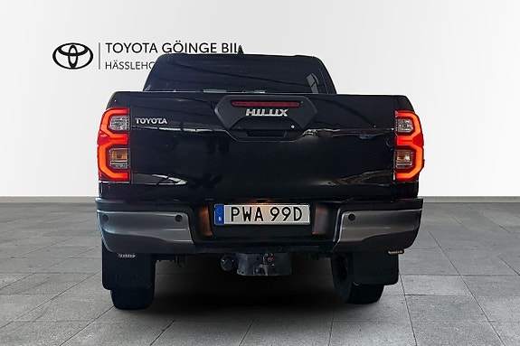 Toyota HiLux 4 of 19