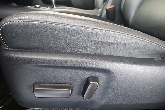 Toyota HiLux 19 of 19
