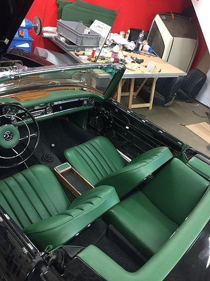 Mercedes-Benz 230 SL 6 of 9