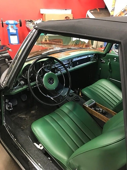 Mercedes-Benz 230 SL 5 of 9