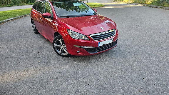 Peugeot 308 SW 3 of 4