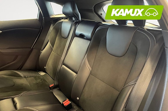 Volvo V40 14 of 26