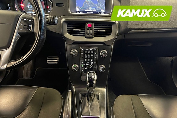 Volvo V40 11 of 26