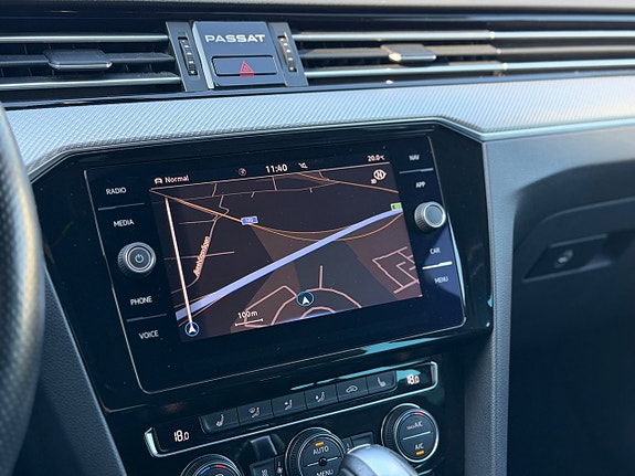 Volkswagen Passat 14 of 18