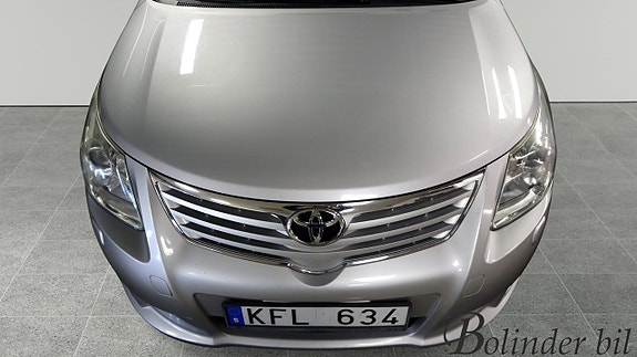 Toyota Avensis 4 of 23
