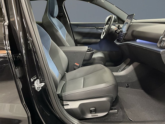 Volvo EX30 7 of 13