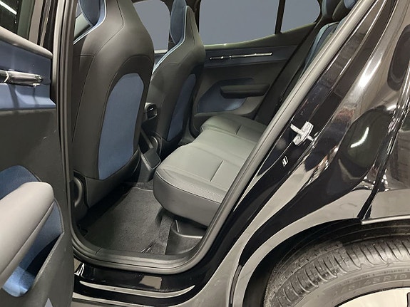Volvo EX30 8 of 13