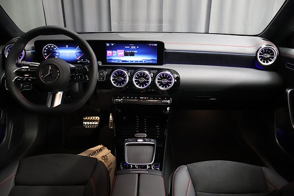 Mercedes-Benz CLA200 13 of 22