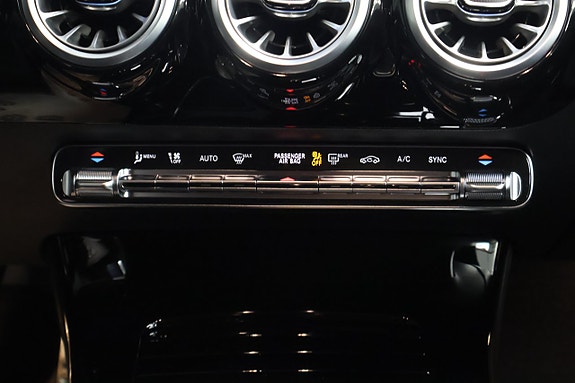 Mercedes-Benz CLA200 19 of 22