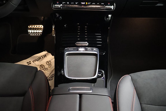 Mercedes-Benz CLA200 20 of 22