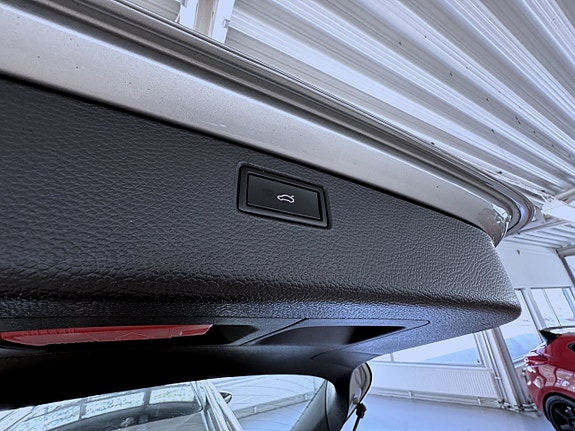 Volkswagen Passat Alltrack 16 of 17