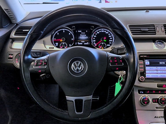Volkswagen Passat Alltrack 10 of 17