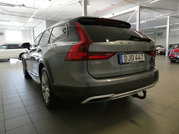 Volvo V90 Cross Country 8 of 23