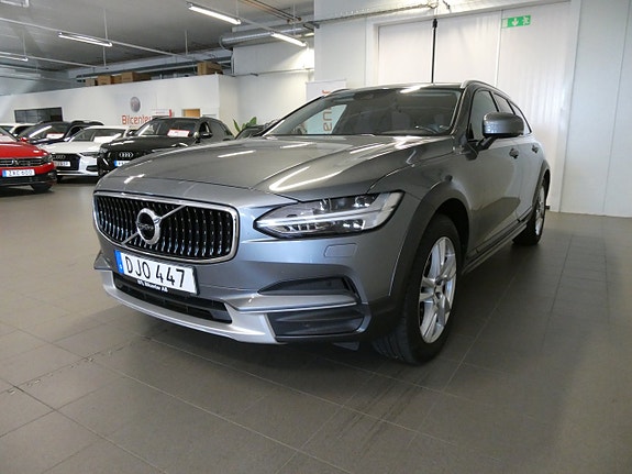Volvo V90 Cross Country 9 of 23
