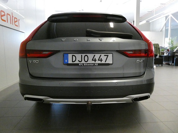 Volvo V90 Cross Country 7 of 23