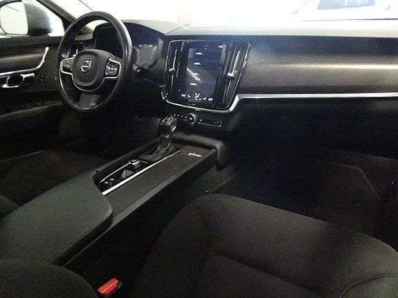 Volvo V90 Cross Country 13 of 23