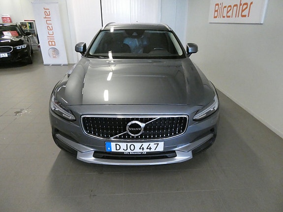 Volvo V90 Cross Country 11 of 23