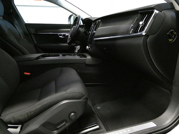 Volvo V90 Cross Country 14 of 23