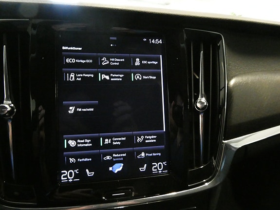 Volvo V90 Cross Country 20 of 23