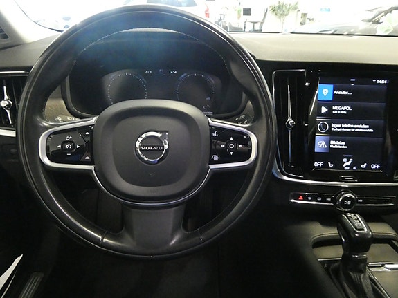 Volvo V90 Cross Country 15 of 23