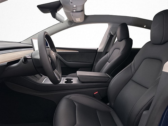 Tesla Model Y 13 of 30