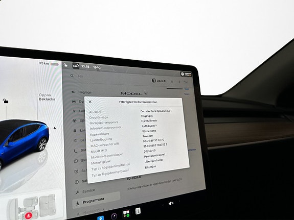 Tesla Model Y 24 of 30