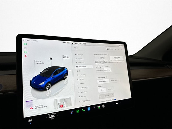 Tesla Model Y 22 of 30