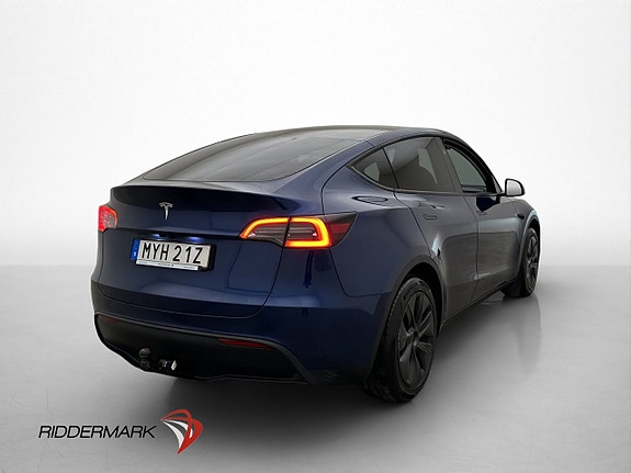 Tesla Model Y 9 of 30