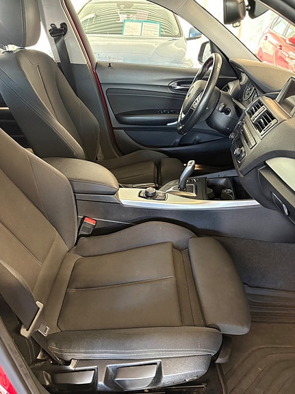 BMW 118d 5 of 13