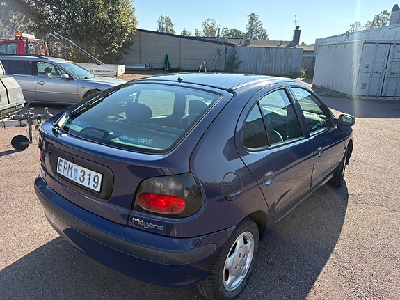 Renault Megane I 2 of 6