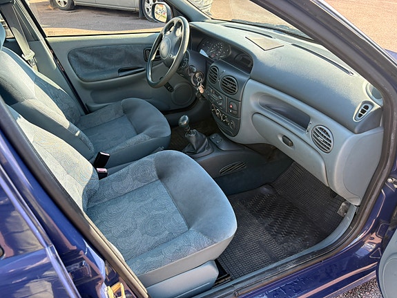 Renault Megane I 5 of 6