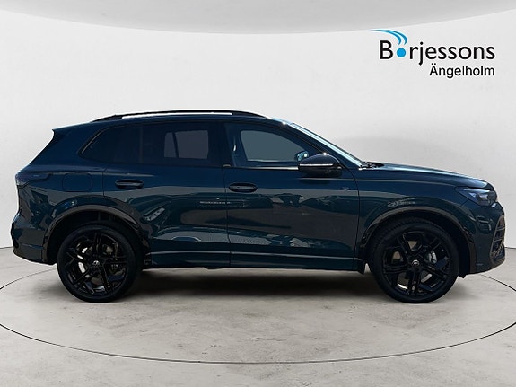 Volkswagen Tiguan 2 of 8