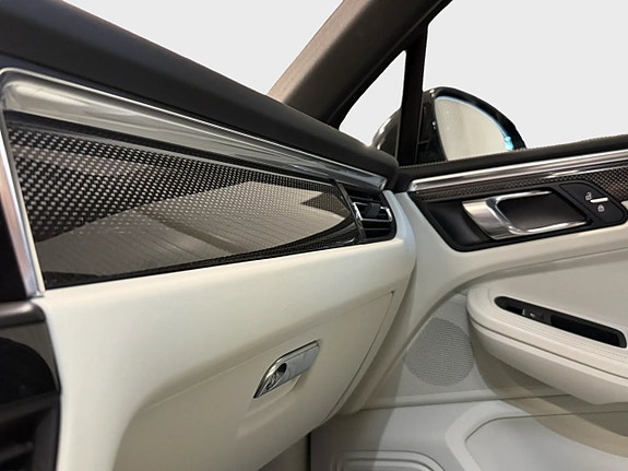 Porsche Macan GTS 10 of 15