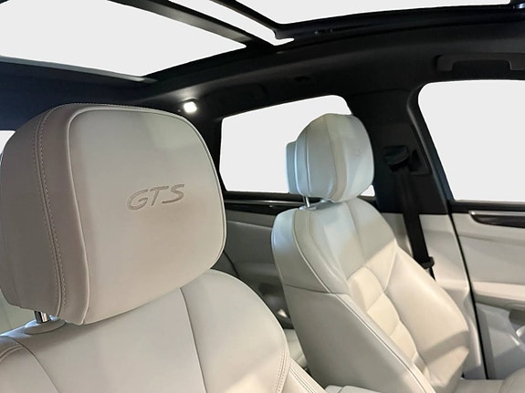 Porsche Macan GTS 13 of 15