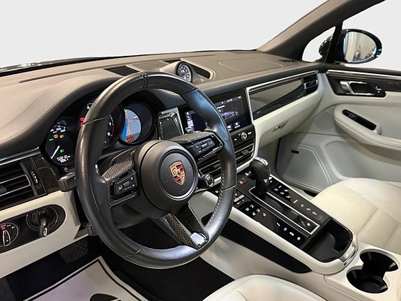 Porsche Macan GTS 9 of 15