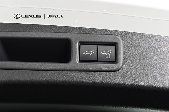Lexus RX450h+ 10 of 17