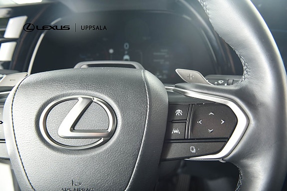 Lexus RX450h+ 14 of 17
